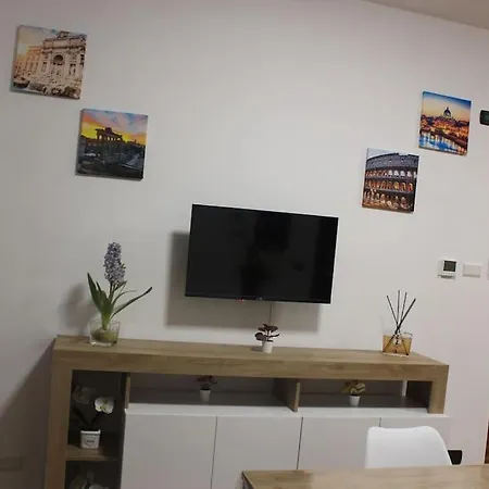 Minerva House - Airport And Fiera Apartment Fiumicino